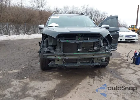 2020 Subaru Ascent Touring z USA, uszkodzony, nr VIN 4S4WMARD6L3479341